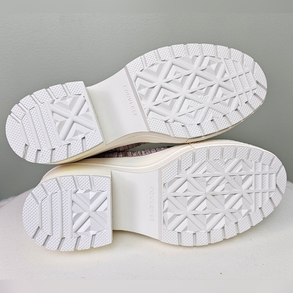 Chuck 70 De Luxe Heel Platform High-Top Chunky Shoe Satin Chaotic Neutral/Egret - Picture 8 of 16